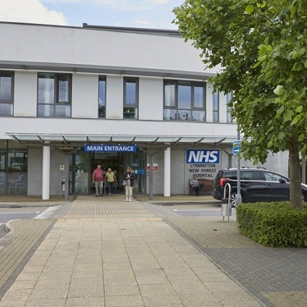 Lymington Hospital.jpg